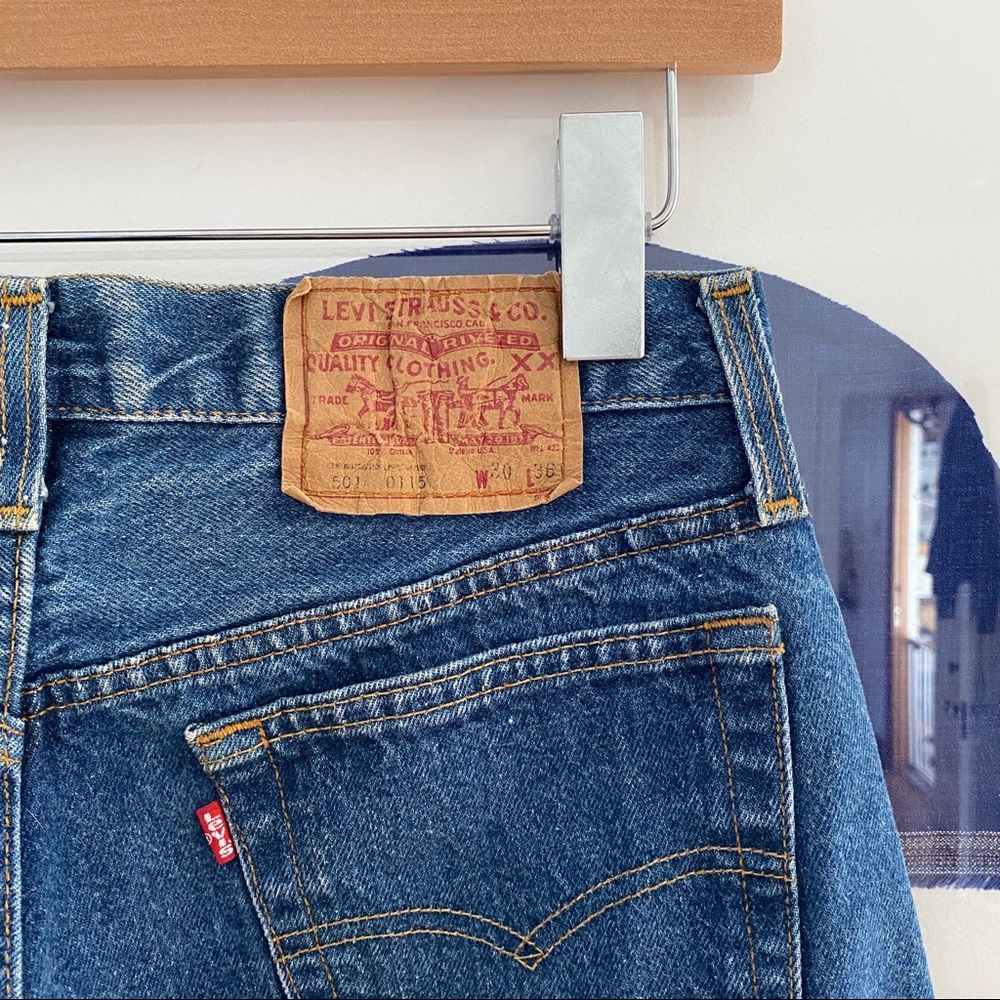 *LAST CHANCE* Vintage Red Tab Levi’s 501 in size 28